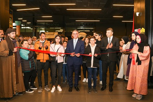 Altın Çağda Bilim Sergisi Açıldı